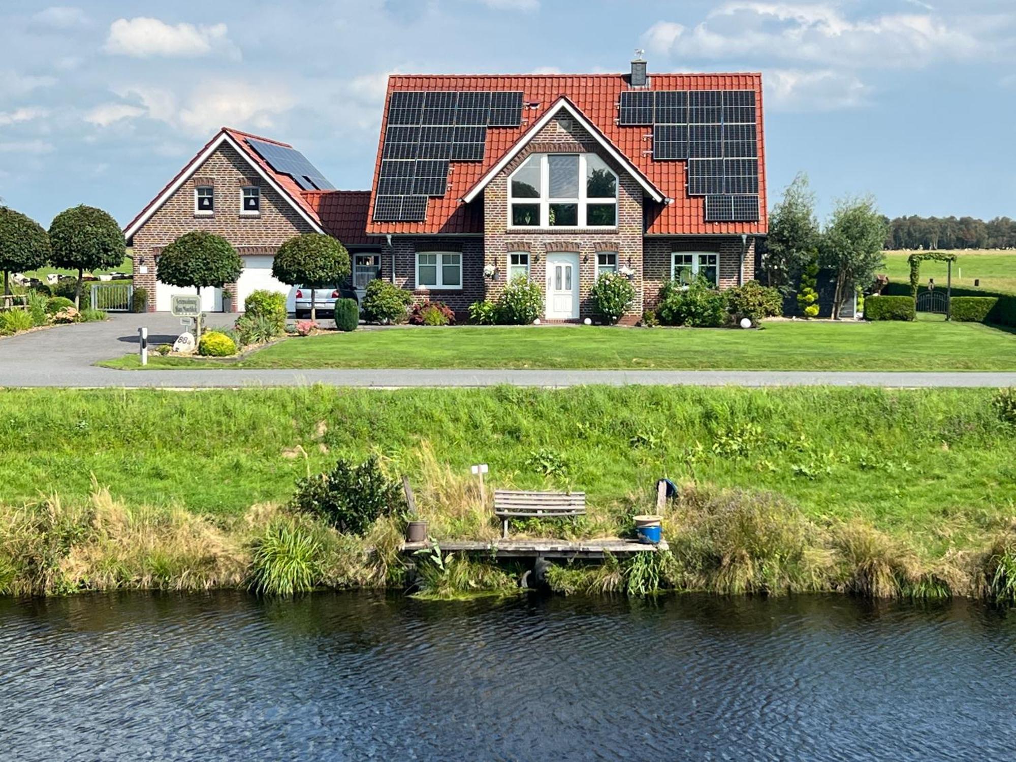 Ferienwohnung Haus Moorblick Mit Garten In Kanallage Wiesmoor Luaran gambar